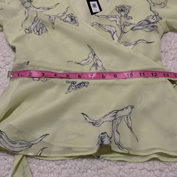 Banana Republic Floral Wrap Shirt Sheer Lined Womens XS Lime Peplum Hem Tie NWT - Picture 13 of 14